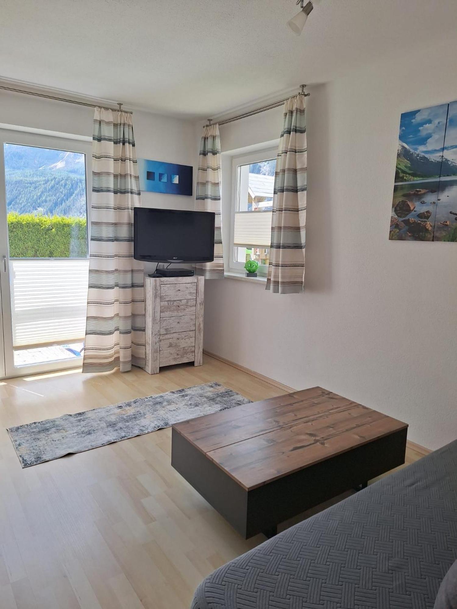 Appartement Haus Matthias à Umhausen Extérieur photo
